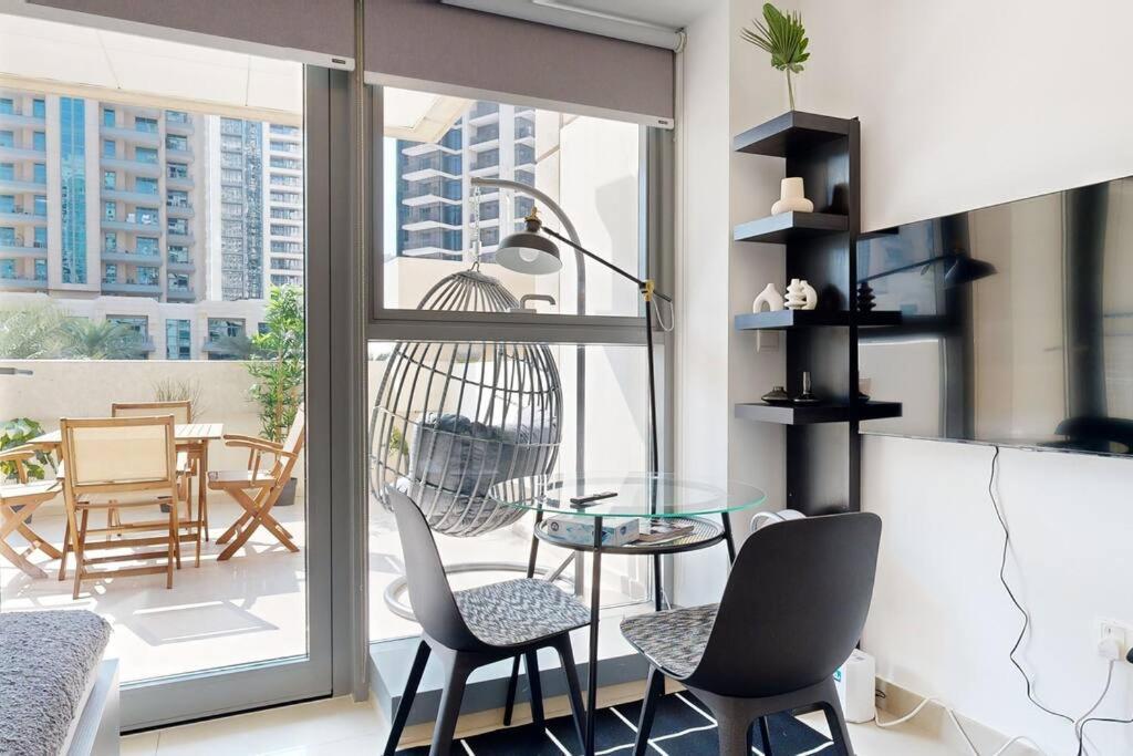 Studio In Best Part Of Downtown With Amazing Pool ดูไบ ภายนอก รูปภาพ