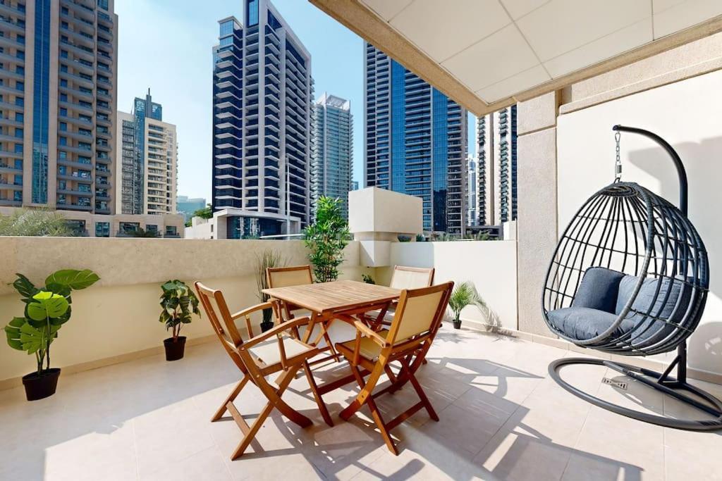Studio In Best Part Of Downtown With Amazing Pool ดูไบ ภายนอก รูปภาพ